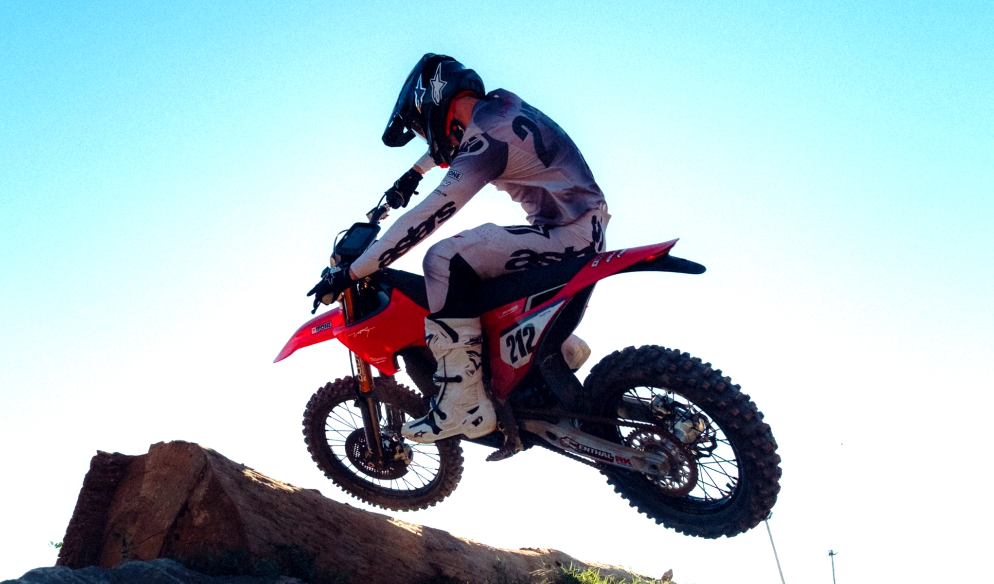 Esta moto le ha permitido a la marca de motos eléctricas más de moda ser Campeona (Foto: STARK).