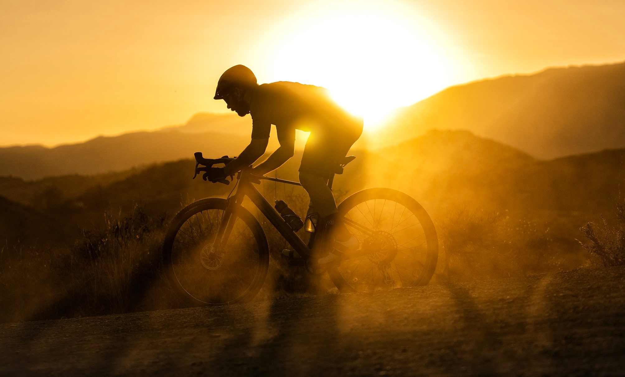 Gravel y bicicleta eléctrica, combinación ganadora para 2026 (Foto: Mondraker).