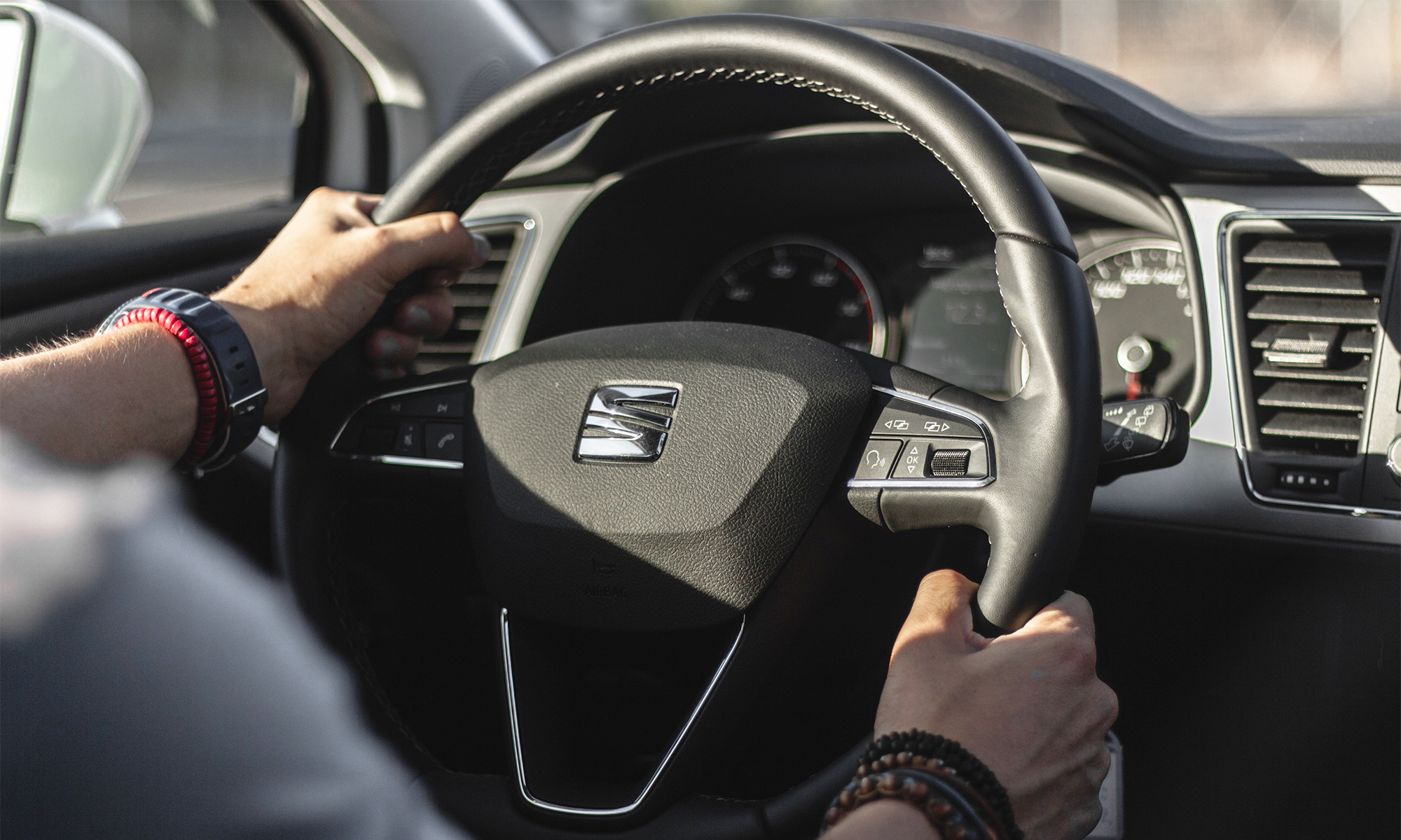 bajar volumen musica aparacar tiene explicacion estudio