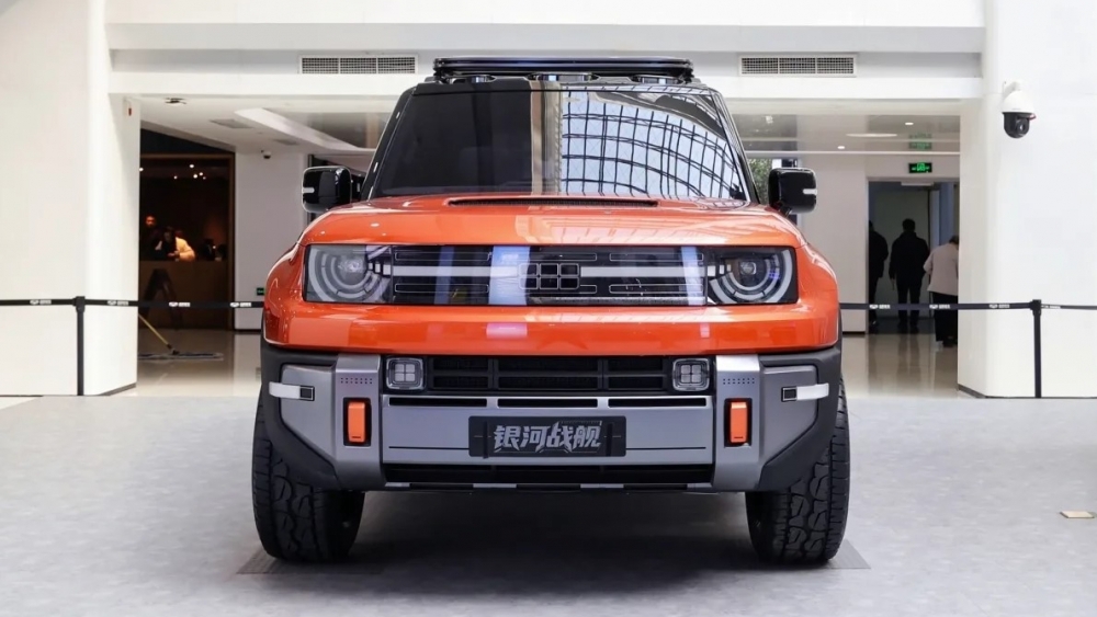 Geely Galaxy Battleship 1.381 CV vs Toyota Land Cruiser marca llega españa brutal 4x4 híbrido 3