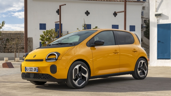 Twingo Jaune Statique©ThomasCortesi 6 (1) Twingo Jaune Statique©ThomasCortesi 6 (1)
