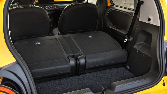 RenaultTwingoE TechElectric MangoYellow Detail©ThomasCortesi 28 RenaultTwingoE TechElectric MangoYellow Detail©ThomasCortesi 28