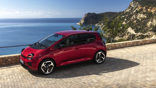 Twingo Rouge Statique©ThomasCortesi 6 (1) Twingo Rouge Statique©ThomasCortesi 6 (1)