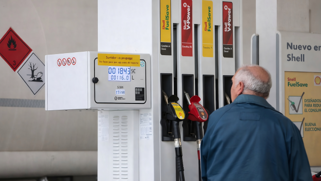 Gasolinera repostar gasolina Gasolinera repostar gasolina