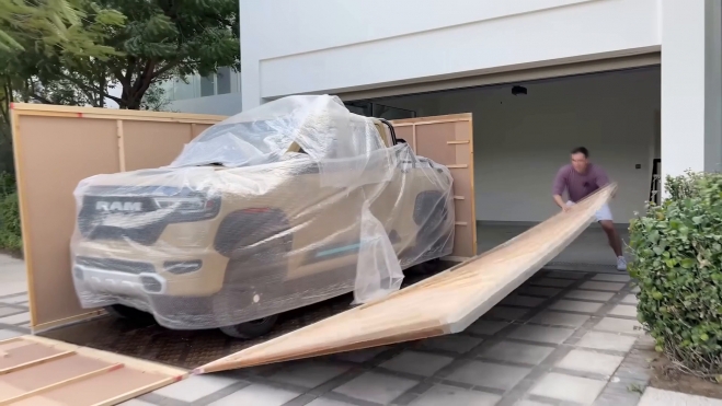 Unboxing A $3500 Chinese Dodge RAM (online video cutter.com) 002 Unboxing A $3500 Chinese Dodge RAM (online video cutter.com) 002