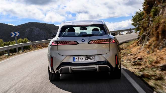 BMW iX3 Trasera