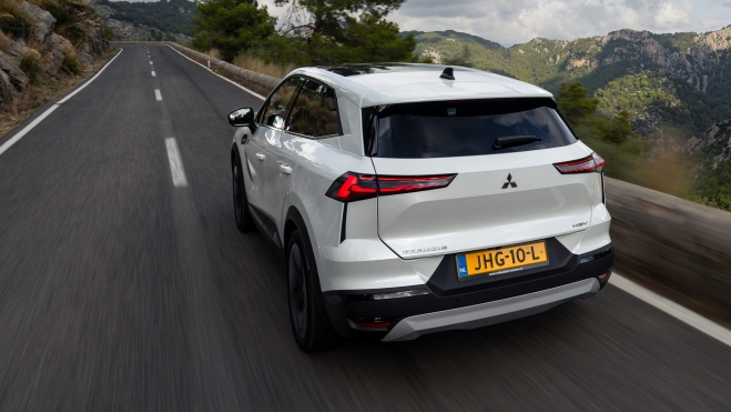 Mitsubishi Grandis HEV Trasera Mitsubishi Grandis HEV Trasera