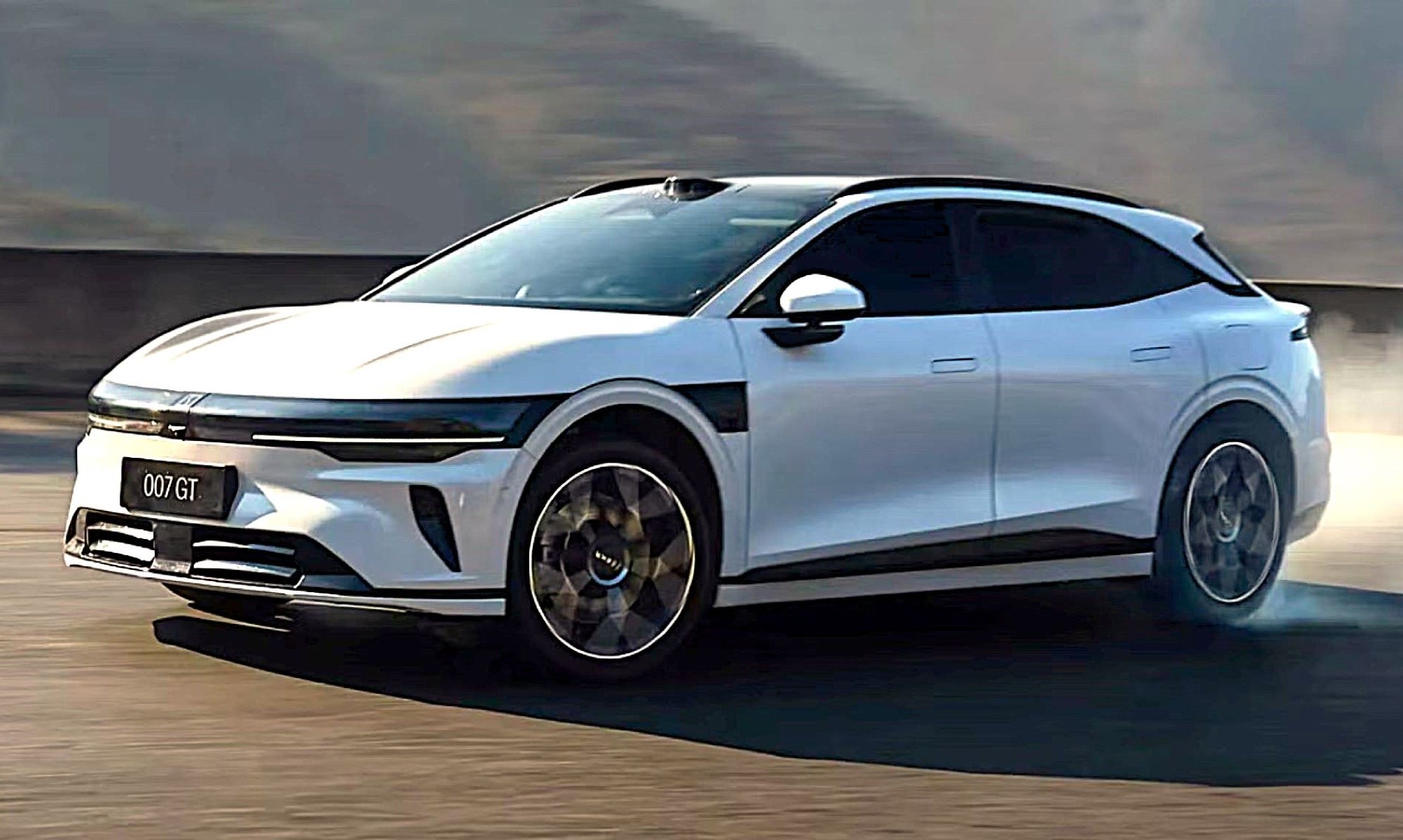 Su ultima actualización ha convertido a este familiar que llegará a nuestro país en un brutal eléctrico con hasta 795 CV. 