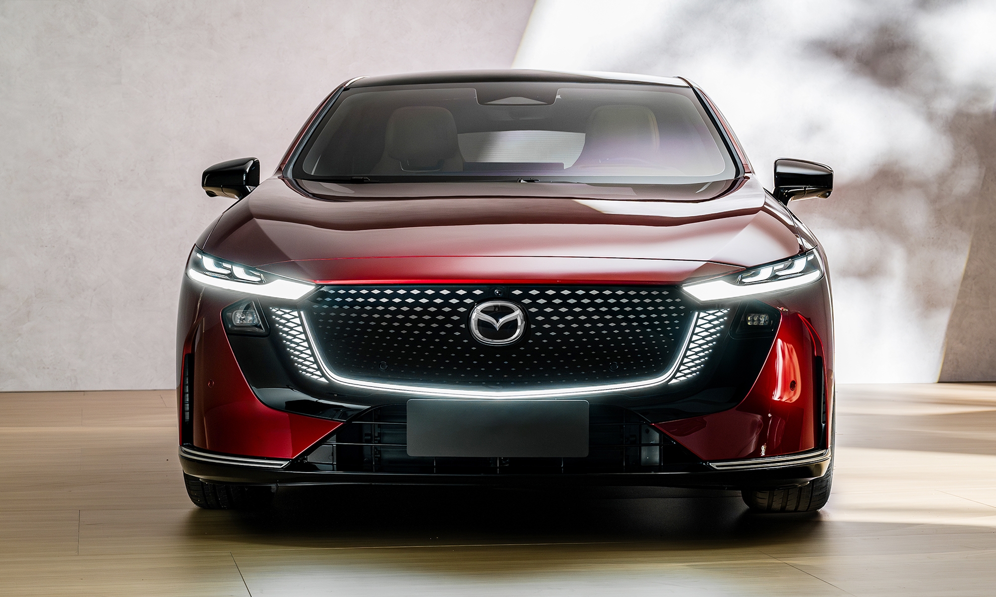 En Mazda no descarta una versión familiar del 6e.