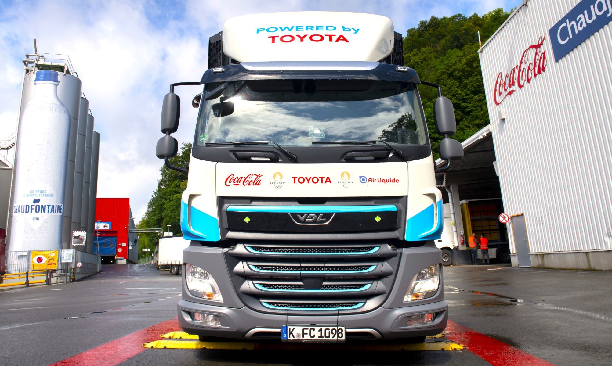 Toyota quiere parte del pastel de los camiones eléctricos. Y se ha buscado importanes socios con los que rivalizar con el Tesla Semitruck.