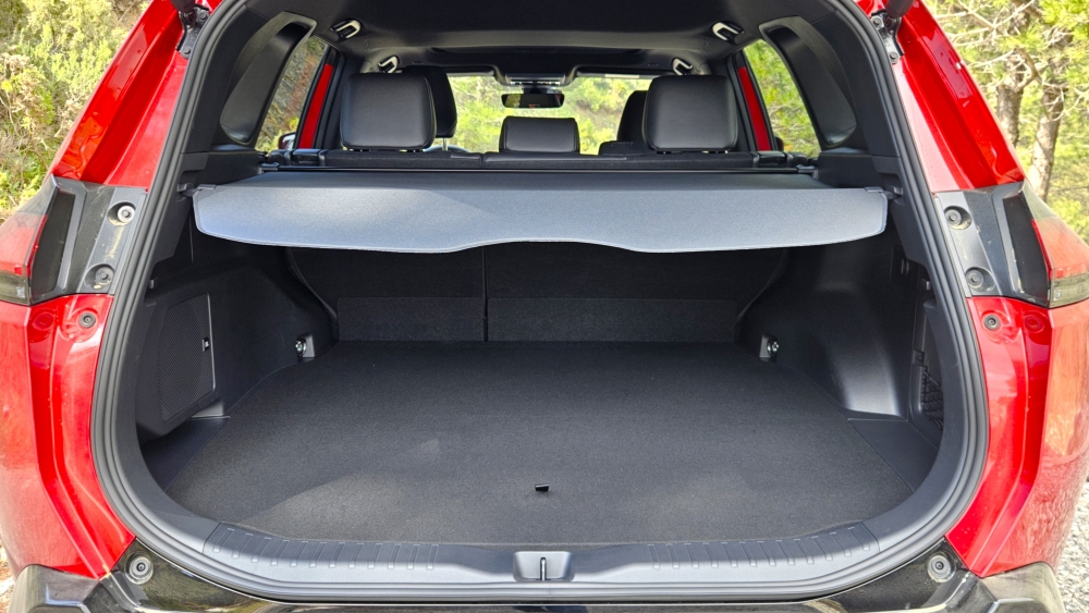 Toyota RAV4 PHEV GR Sport 1.195 km de autonomía y 1,4 L100 km el nuevo Toyota RAV4 asombra con su versión PHEV (30)