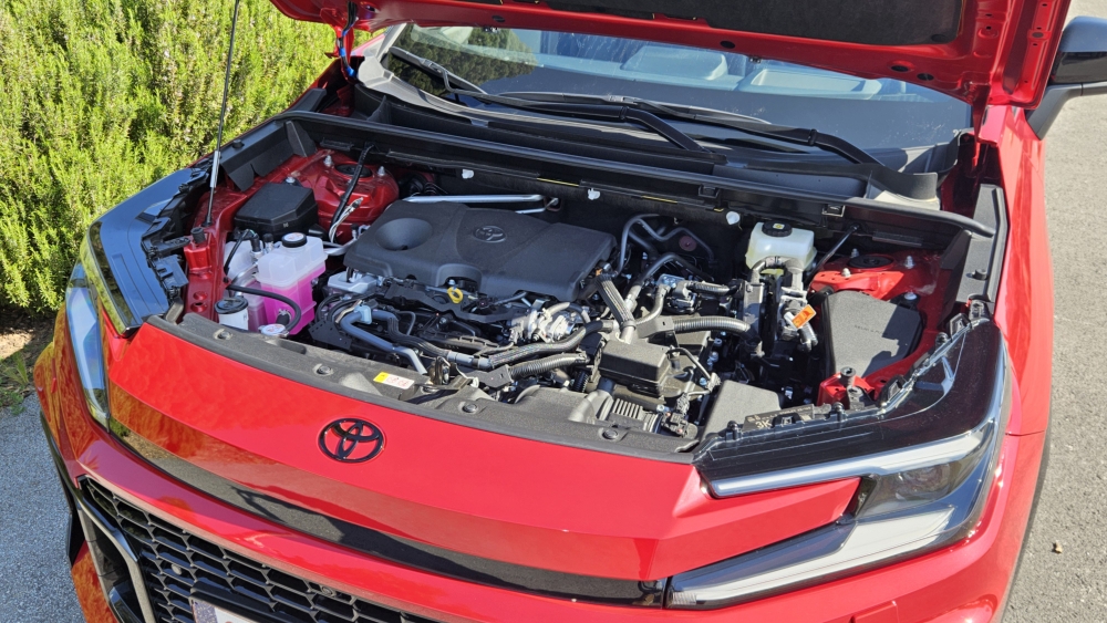 Toyota RAV4 PHEV GR Sport 1.195 km de autonomía y 1,4 L100 km el nuevo Toyota RAV4 asombra con su versión PHEV (25)