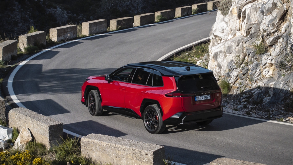 Toyota RAV4 PHEV GR Sport 1.195 km de autonomía y 1,4 L100 km el nuevo Toyota RAV4 asombra con su versión PHEV (21)