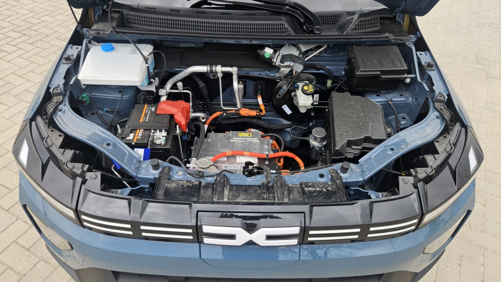 Probamos el eléctrico más barato de España, ahora renovado puede con el BYD Dolphin Surf (1)