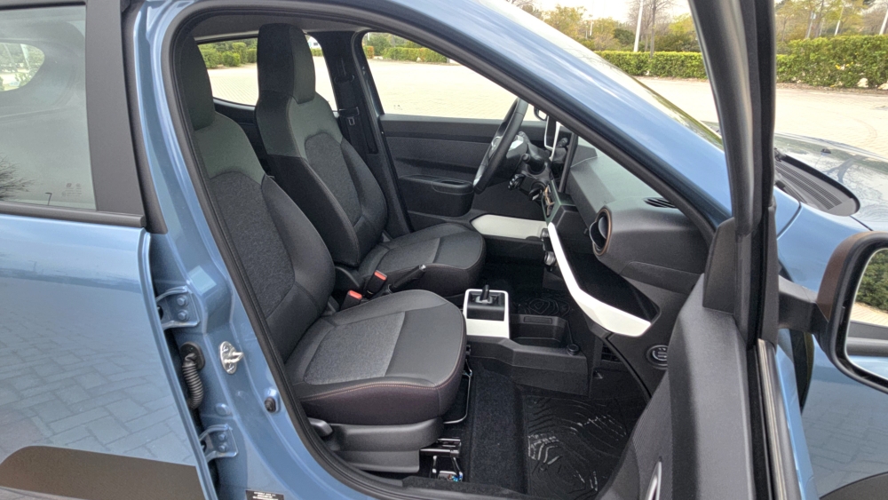 Probamos el eléctrico más barato de España, ahora renovado puede con el BYD Dolphin Surf (3)