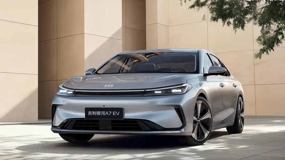 Geely Galaxy A7 EV 2.100 km de autonomía y 2,67 L 100 km berlina marca china podría traer a España