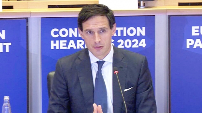 bruselas advierte reduccion iva combustible espana irregular 1