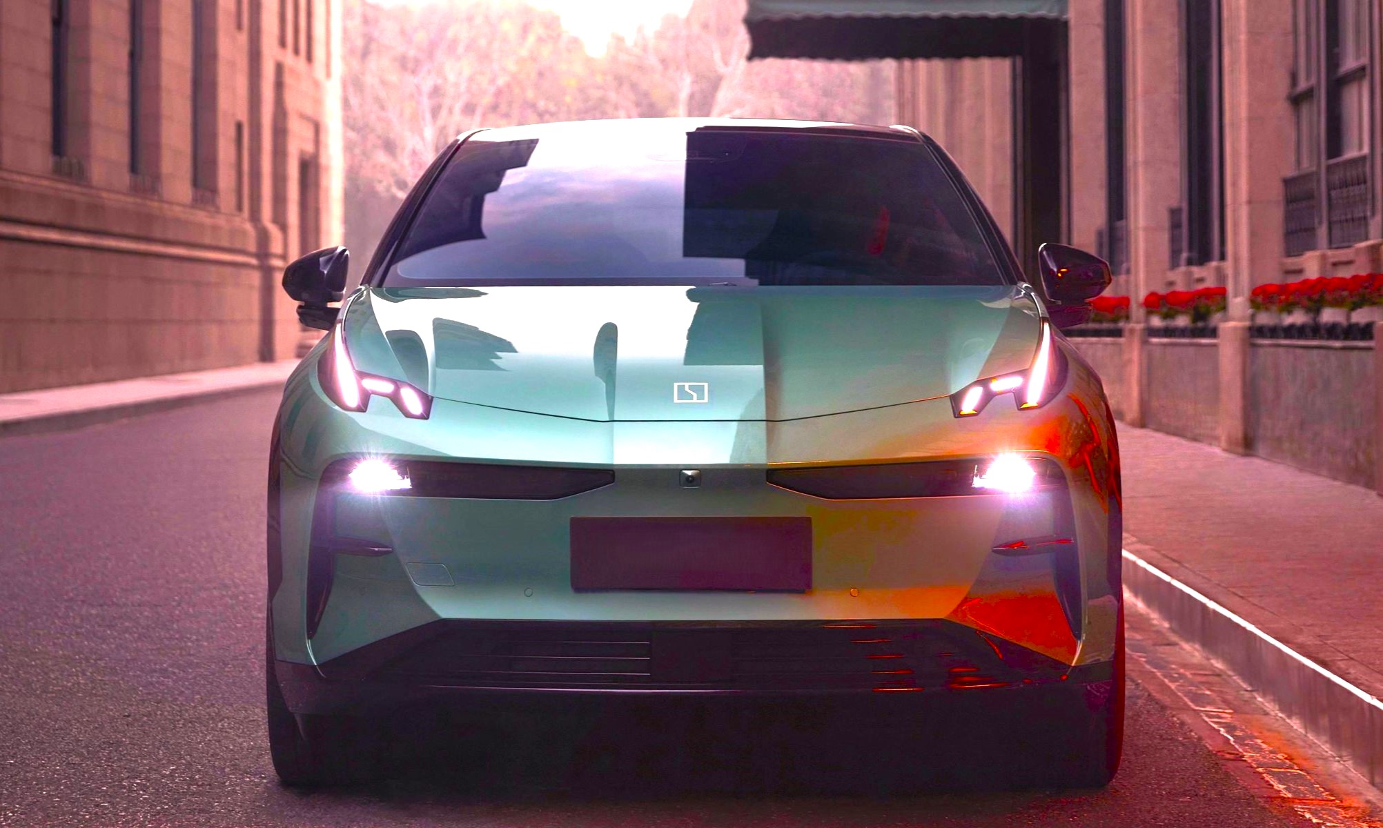 El X será uno de los cuatro modelos de esta marca que llegarán a España. Y ya se conoce su precio, que rondará los 38.000 euros. 