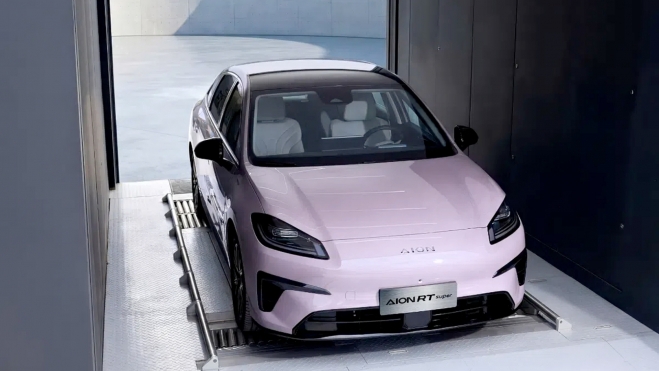 GAC Aion RT Delantera