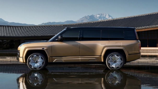 BYD Yangwang U8L Lateral BYD Yangwang U8L Lateral