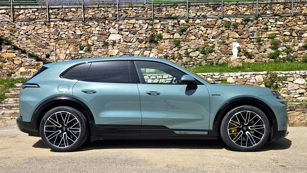 Porsche Cayenne Electric 1.156 CV y acelera como un F1 conducimos el SUV eléctrico más brutal de Porsche (13)