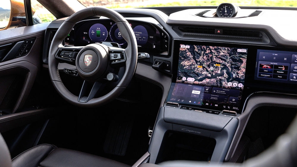 Porsche Cayenne Electric 1.156 CV y acelera como un F1 conducimos el SUV eléctrico más brutal de Porsche (2)