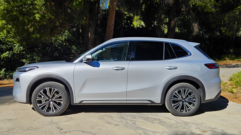 Geely Starray 1.055 km de autonomía por 26.000 € ya hemos probado el SUV PHEV de Geely que puede arrasar en España (29)