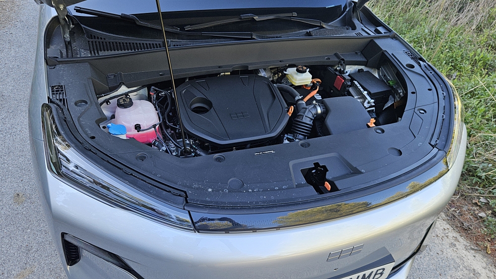 Geely Starray 1.055 km de autonomía por 26.000 € ya hemos probado el SUV PHEV de Geely que puede arrasar en España (28)