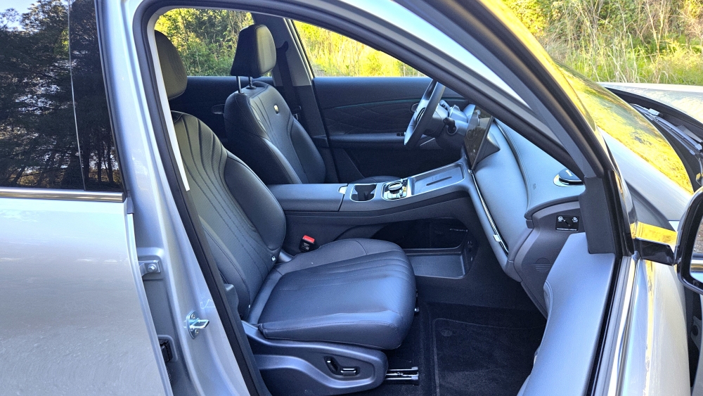 Geely Starray 1.055 km de autonomía por 26.000 € ya hemos probado el SUV PHEV de Geely que puede arrasar en España (26)