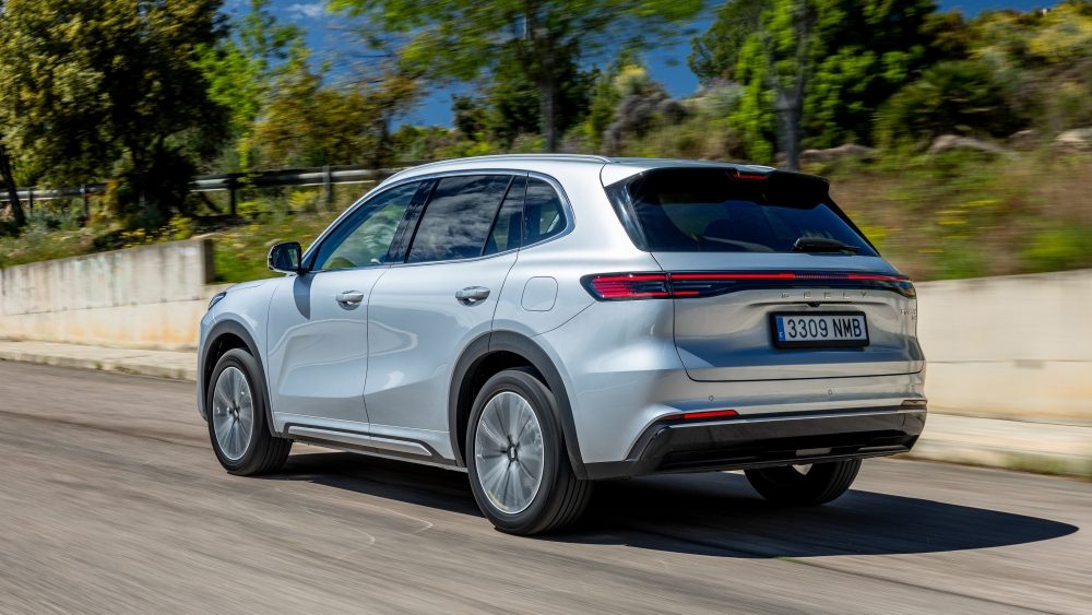 Geely Starray 1.055 km de autonomía por 26.000 € ya hemos probado el SUV PHEV de Geely que puede arrasar en España (21)
