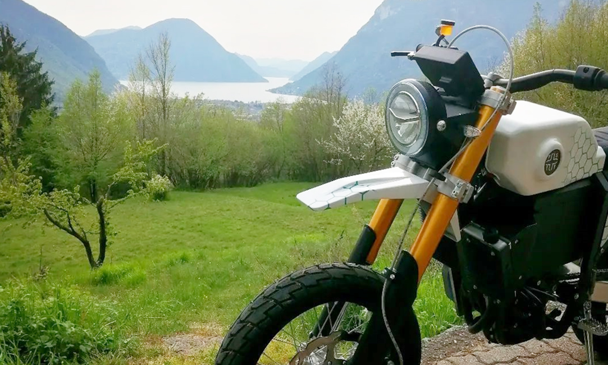 positive egera moto electrica italiana