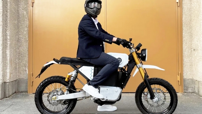 positive egera moto electrica italiana 1