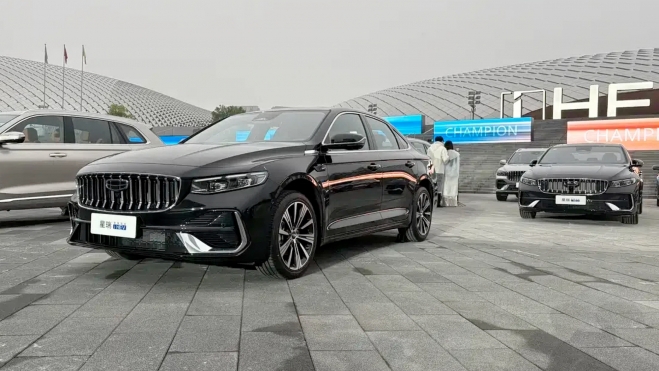 Geely Preface i HEV Delantera