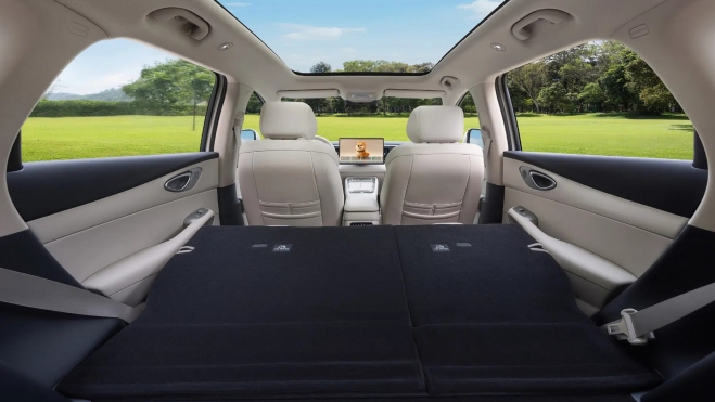 BYD Sealion 05 Interior