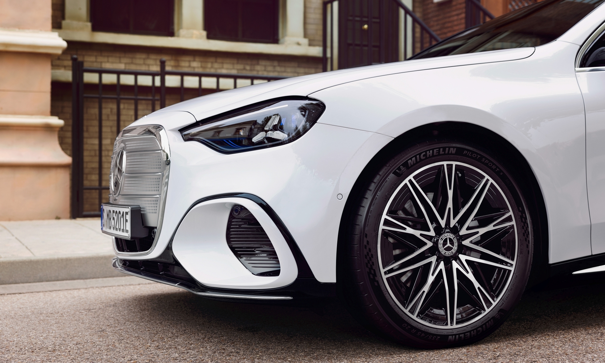 Mercedes aplica en el Clase C eléctrico su nueva filosofía de diseño.