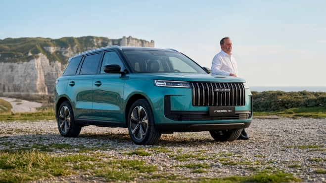 Jean Reno se ha convertido en la imagen de JAECOO en Francia.