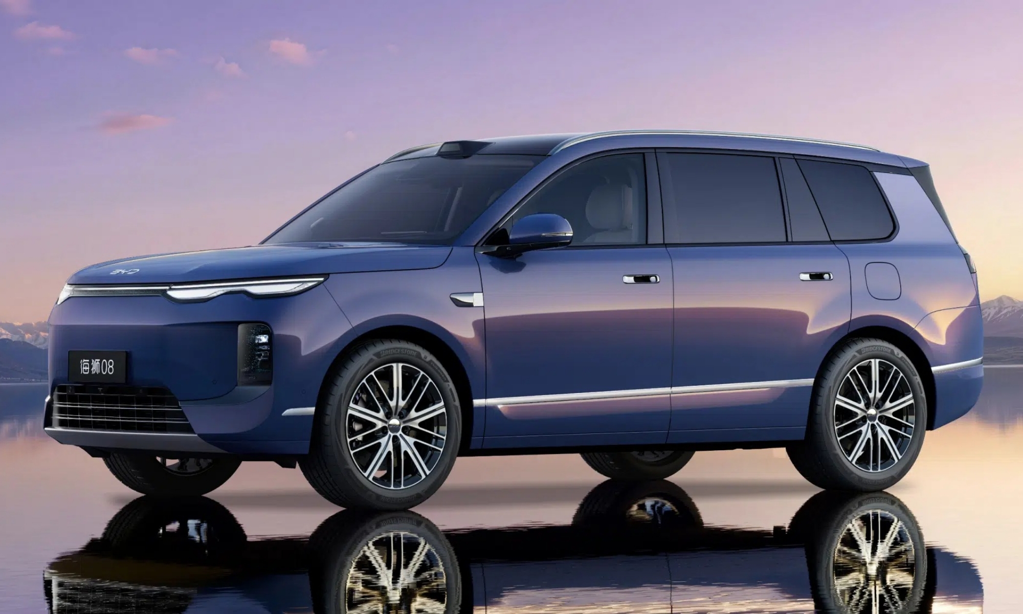 Con el Sealion 08, BYD aprovecha a presentar una nueva filosofía de diseño.