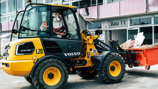 demolicion edificio excavadora cargadoras camiones electricos sin diesel