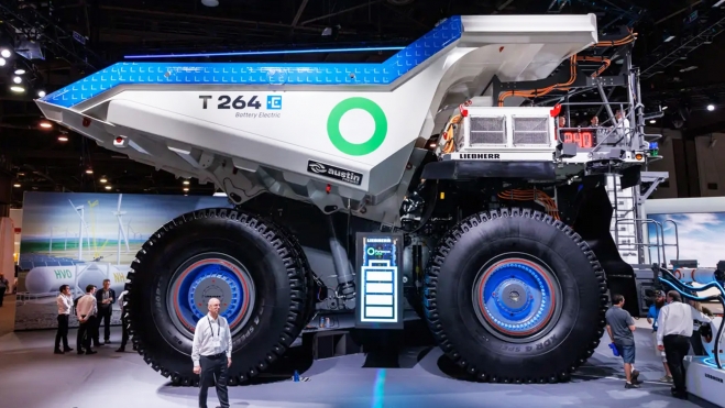 excavadoras camiones maquinaria electrica ahorro millonaria fortescue