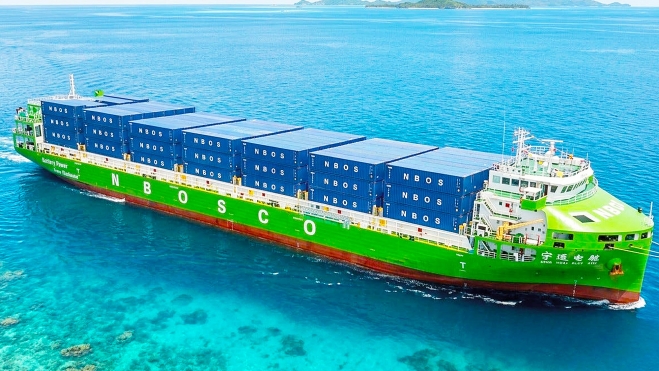 barco electrico portacontenedores chino 3