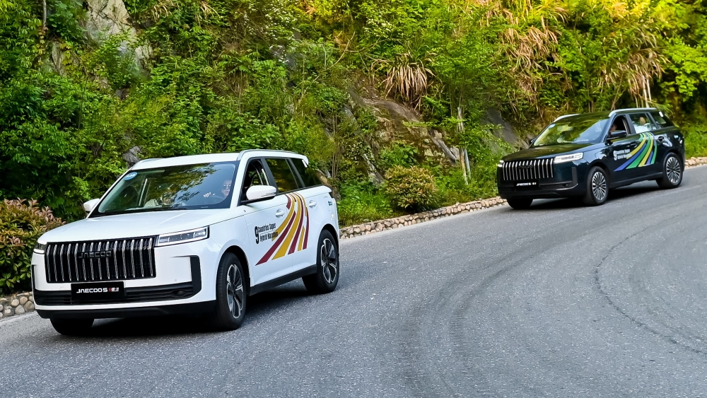 1.034 km de autonomía y 4,4 L100 km gasolina probamos el nuevo SUV híbrido Jaecoo a la venta España (5)