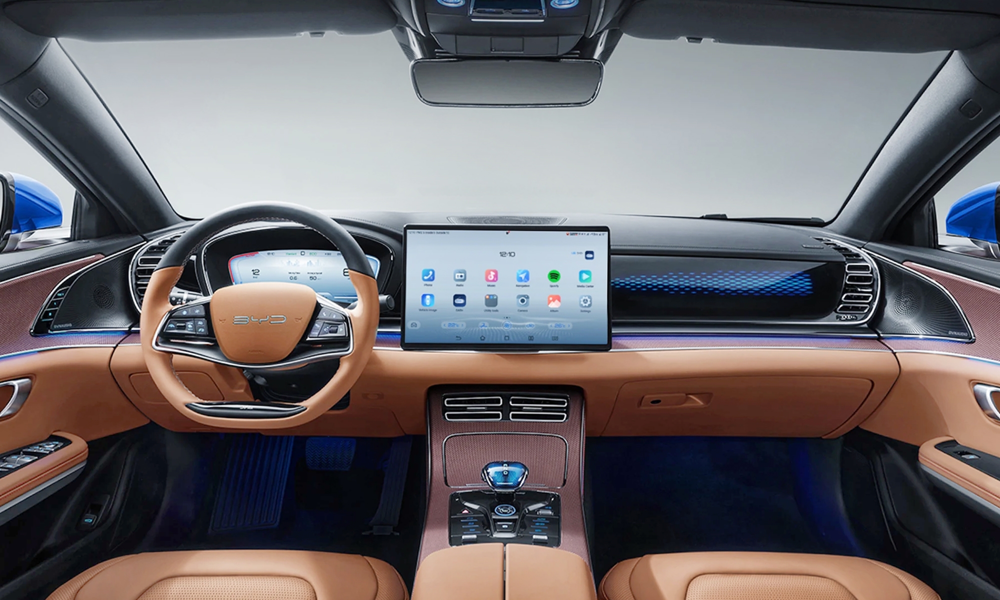 Del interior, aunque no se han publicado imágenes específicas, se espera que esté inspirado en el BYD Han EV.