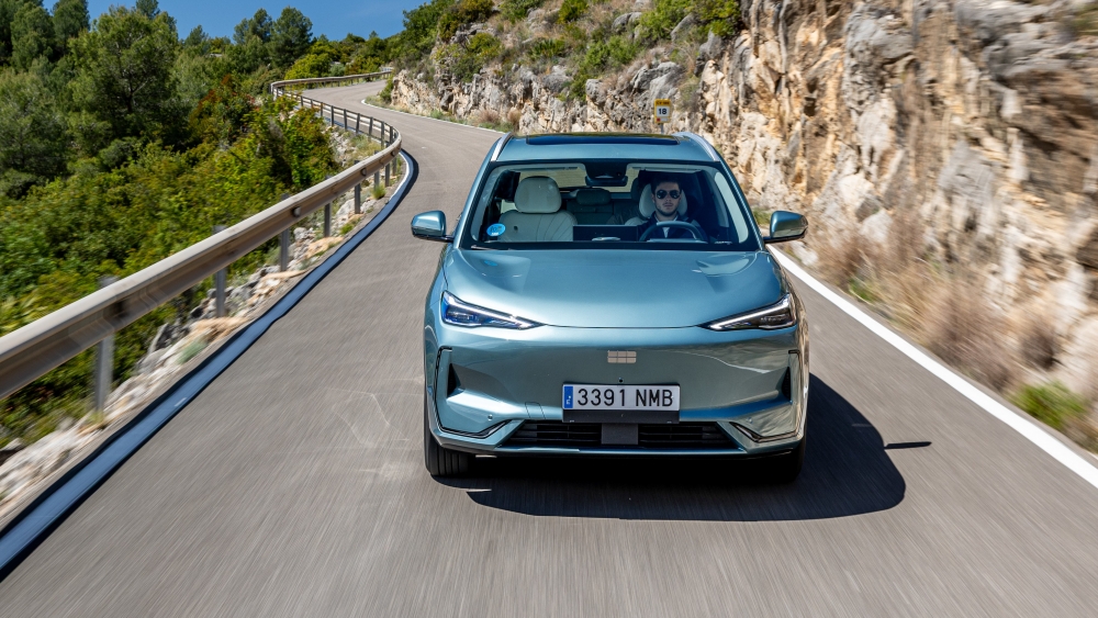 Desde 27.500 €, 475 km y un maletero gigante probamos el nuevo SUV eléctrico de Geely (11)