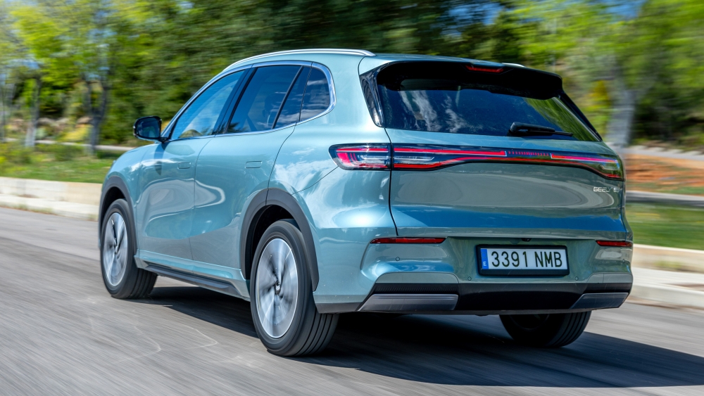 Desde 27.500 €, 475 km y un maletero gigante probamos el nuevo SUV eléctrico de Geely (9)