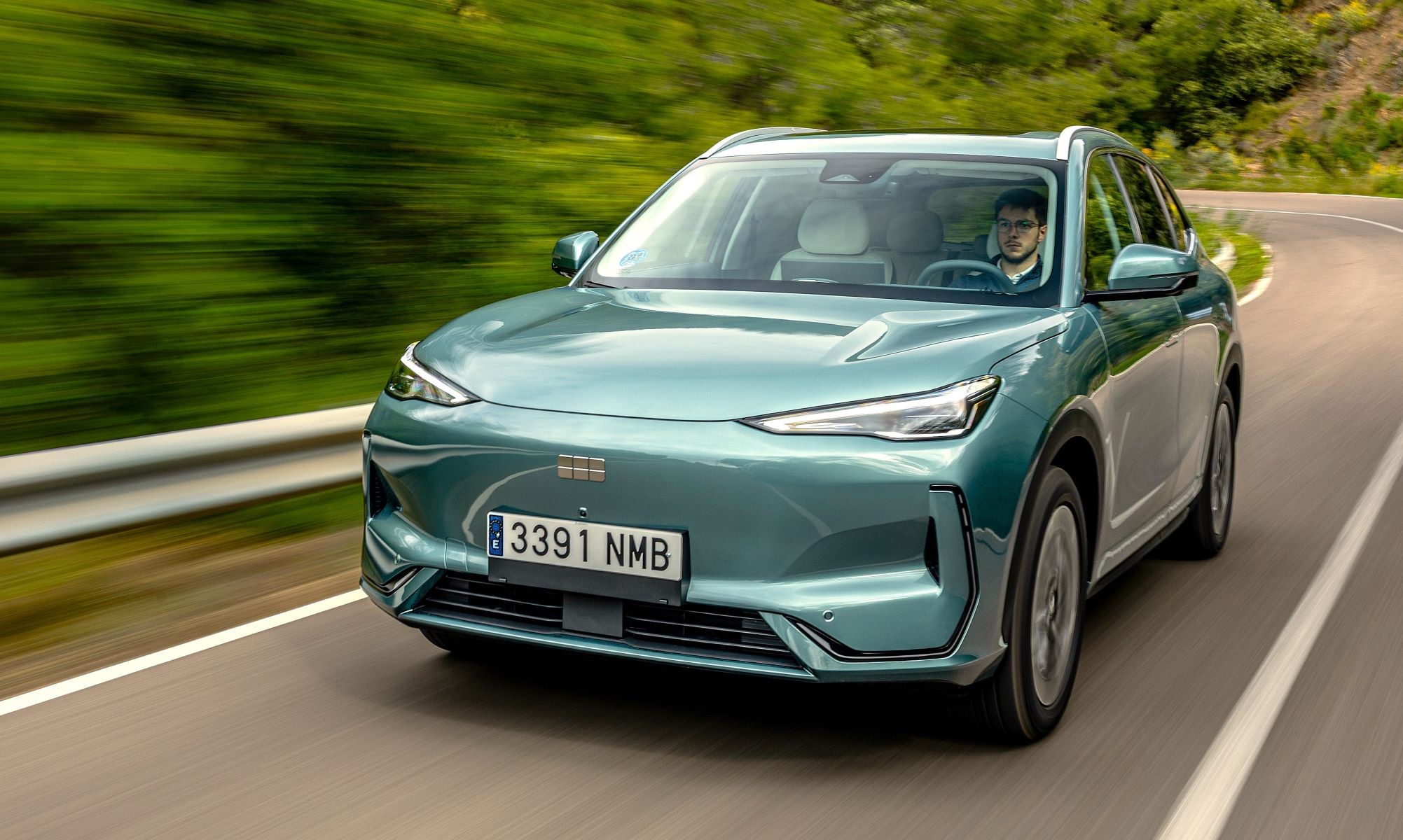 Por un precio de partida casi increíble, este SUV eléctrico de Geely resulta un producto muy logrado en general.