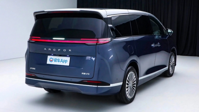 BAIC Arcfox Trasera