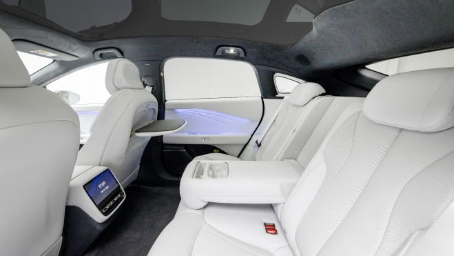 xpeng interior