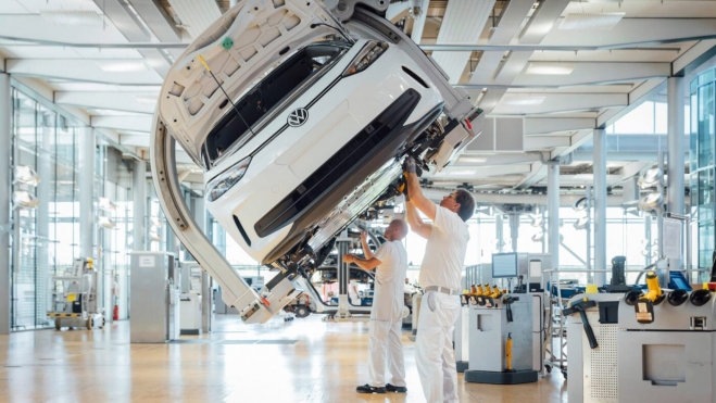 volkswagen vw id 3 glaeserne manufaktur dresden 2025 1400x933