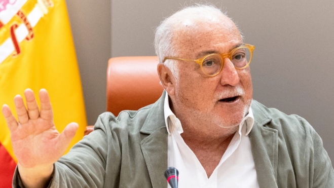 pere navarro dgt defiendo baliza v16 obligatoria triangulos como extra 1 pere navarro dgt defiendo baliza v16 obligatoria triangulos como extra 1