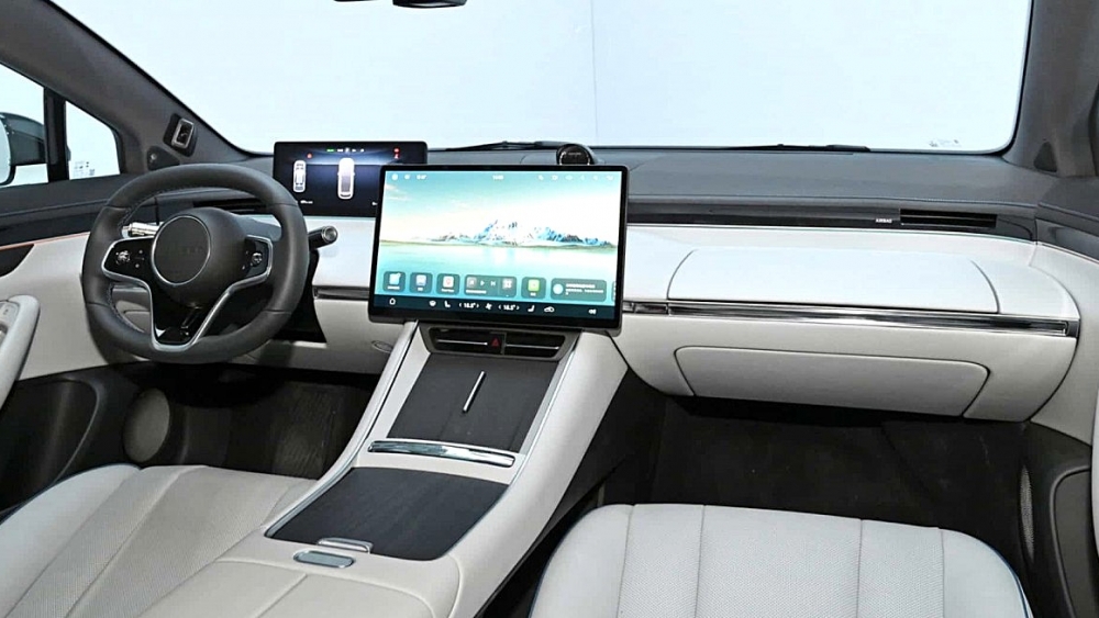 Luxeed V9 1.250 km de autonomía y 22.500 pedidos para el híbrido más rompedor del dueño de OMODA y JAECOO 6